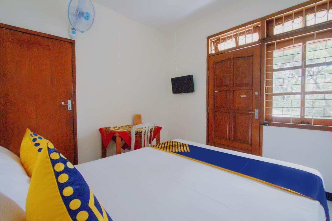 Hotel Spot On 3218 Bee Palm Family Syariah Malang Exterior foto
