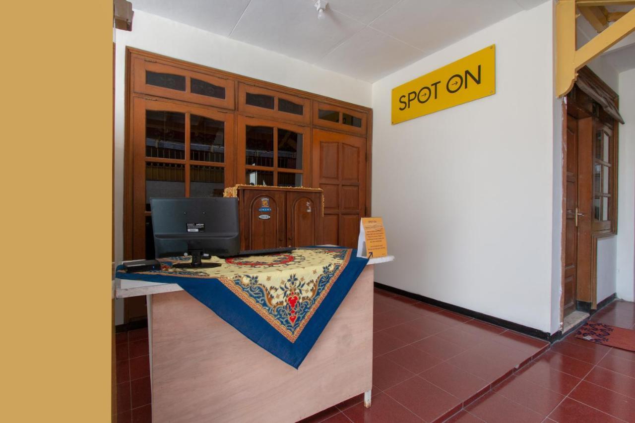 Hotel Spot On 3218 Bee Palm Family Syariah Malang Exterior foto