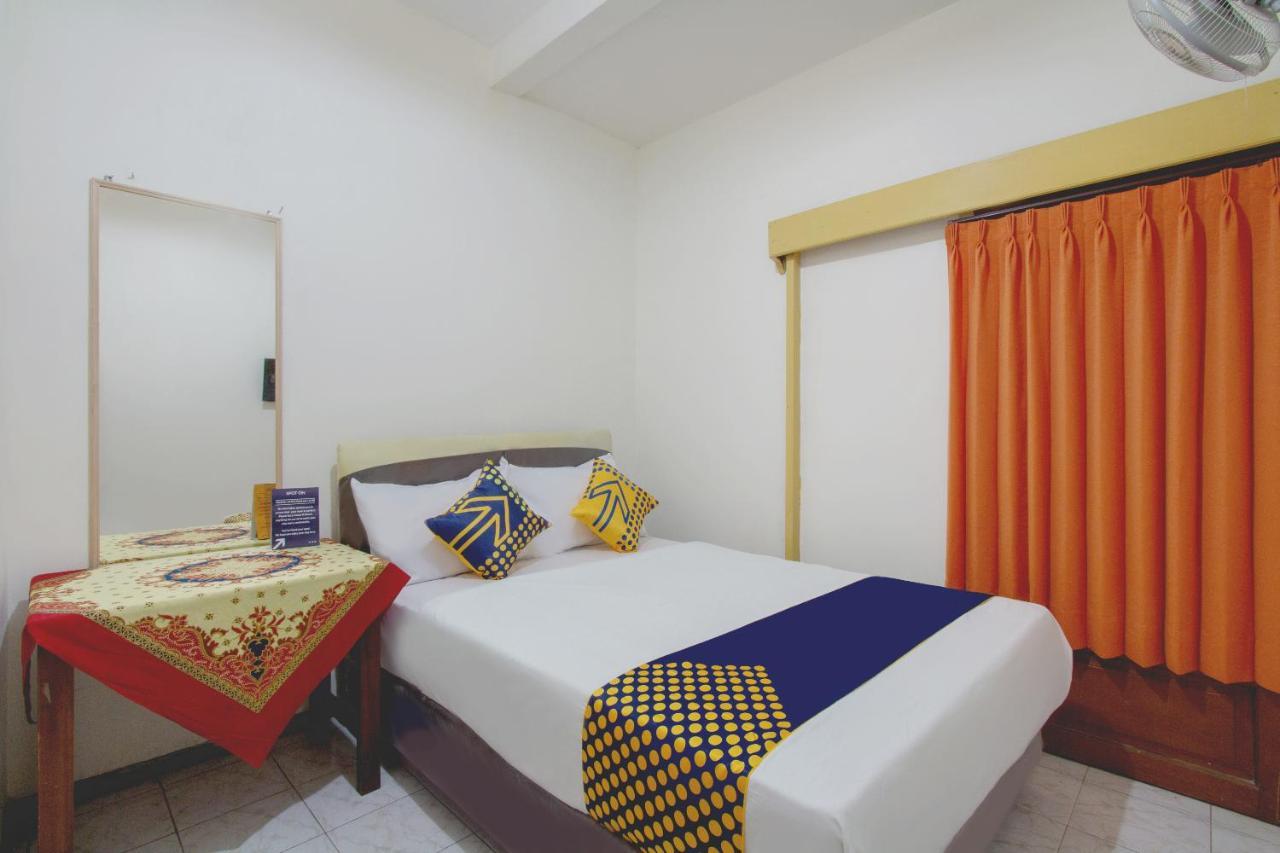 Hotel Spot On 3218 Bee Palm Family Syariah Malang Exterior foto