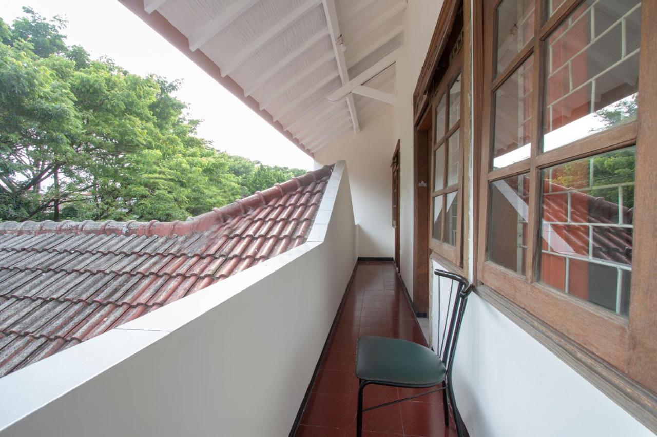 Hotel Spot On 3218 Bee Palm Family Syariah Malang Exterior foto