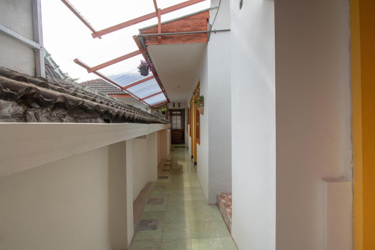 Hotel Spot On 3218 Bee Palm Family Syariah Malang Exterior foto